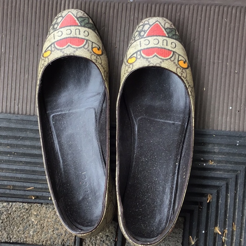 Gucci flats